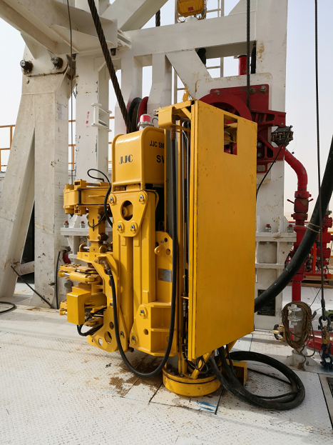 El mat&oacute;n de hierro de JJC TEC en Arabia Saudita (toma cercana)